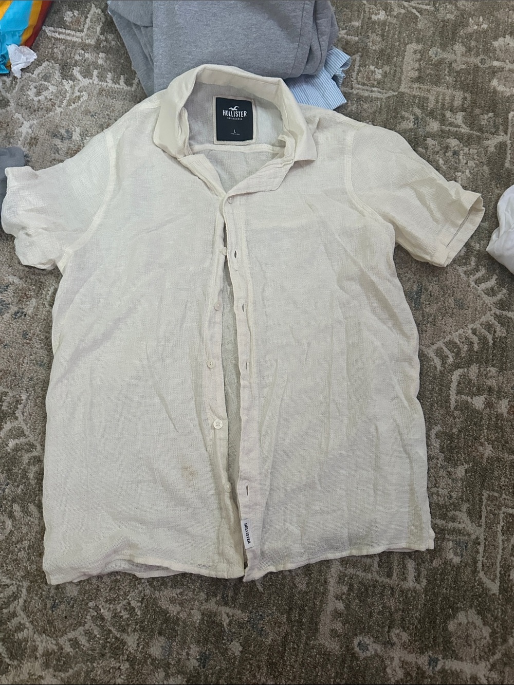 Hollister Men’s Short Sleeve Button-Down Shirt in Off-White—